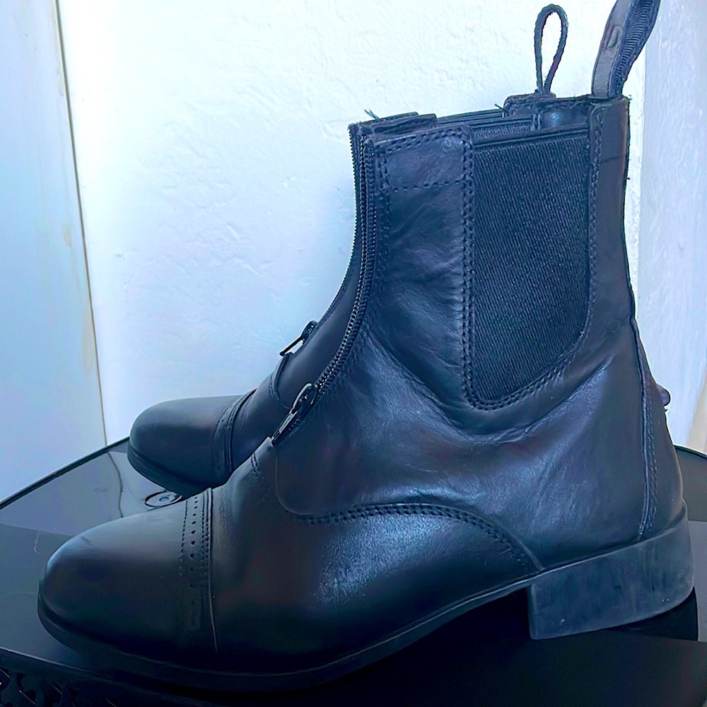 Dublin booties, black, size 7.5, zip paddock, worn 2-3 times only
